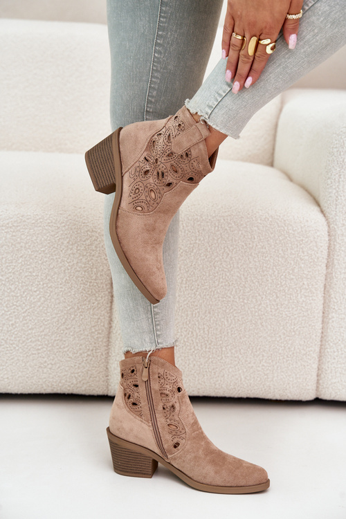 Жіночі замшеві перфоровані ковбойські чоботи бежеві S.Barski HY42-086