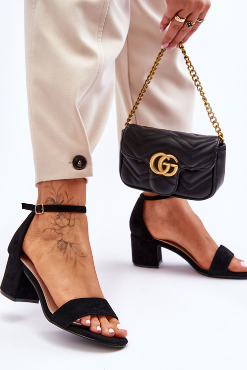 Замшеві класичні босоніжки на низькому каблуці. Чорні медовий місяць