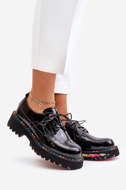 Лаковані жіночі туфлі на шнурівці чорні Artiker 55C0497