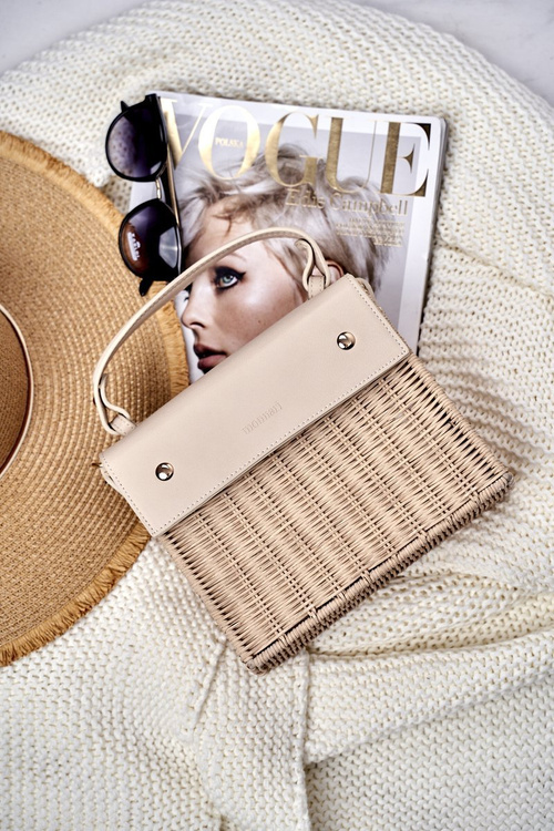 Жіноча сумочка Monnari Beige Chest BAG3660-015
