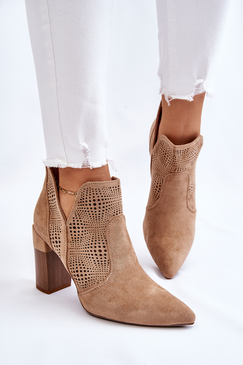Ажурні замшеві чоботи на підборах бежеві Leanna