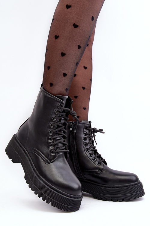 Жіночі ботильйони на шнурівці на товстій підошві чорного кольору Biancis