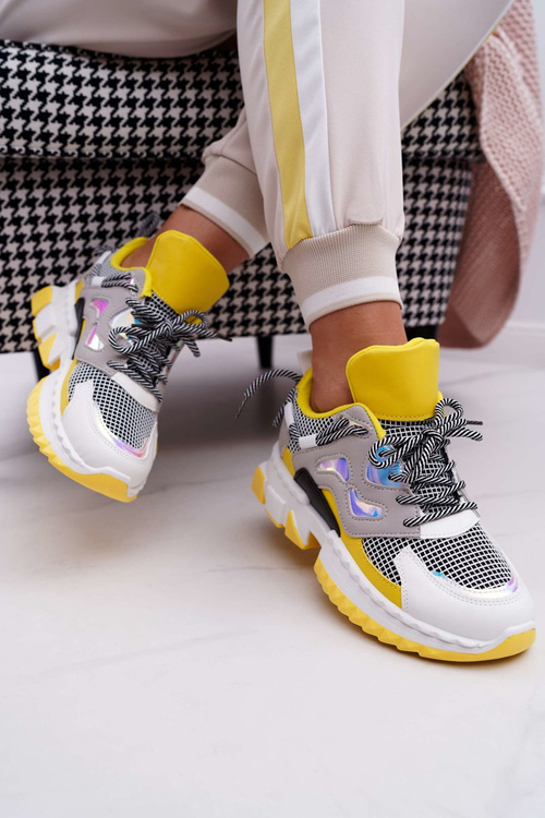 Жіноче спортивне взуття кольорова вставка жовтого кольору