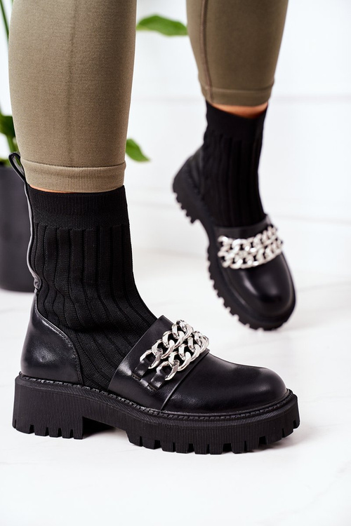 Чоботи з ланцюгом чорного кольору