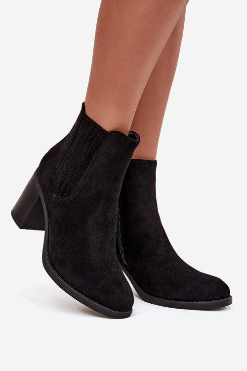 Ізольовані жіночі чоботи на стійкому каблуці чорні Brevina