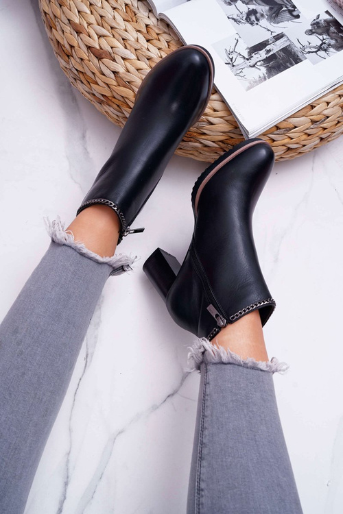 Чоботи жіночі на підборах шкіряні Big Star Black BB274618