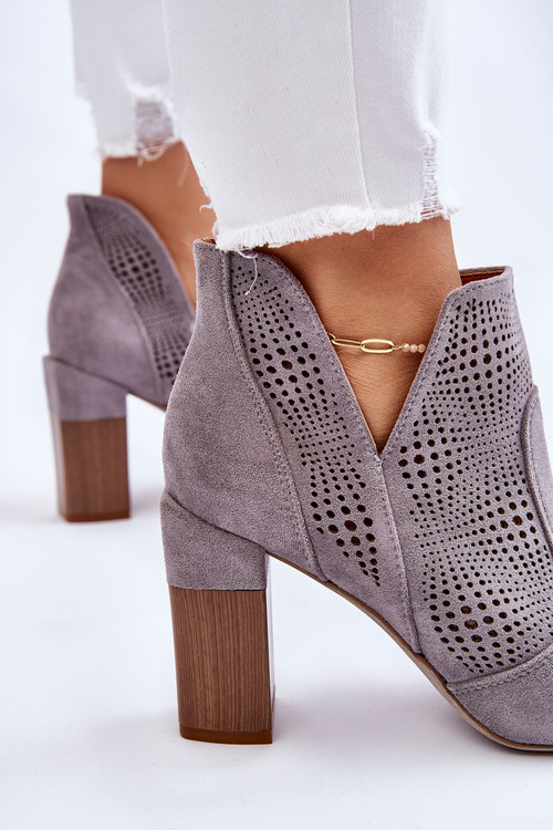 Ажурні замшеві чоботи на підборах сірі Leanna