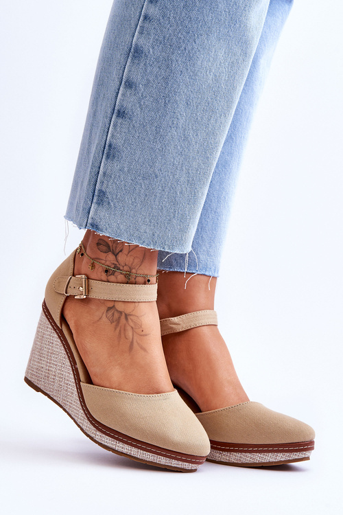 Жіночі класичні босоніжки на танкетці темно-бежевого кольору Malani