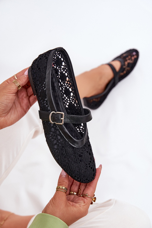 Перфоровані балерини з ремінцем чорні Orphali