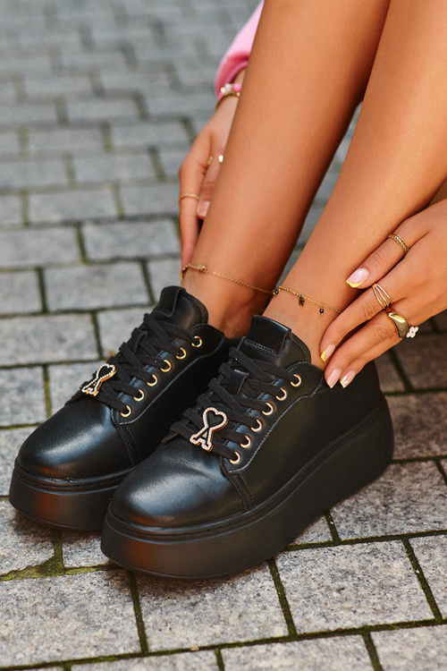 Жіночі чорні шкіряні кросівки на платформі Vinceza 66700