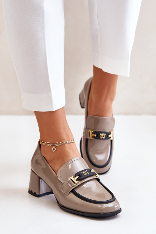 Лаковані жіночі туфлі з декором бежеві Artiker 55C1054