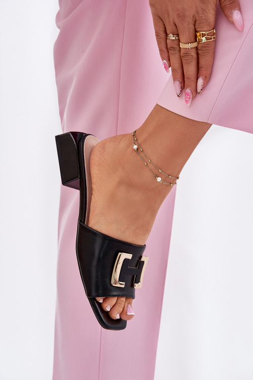 Елегантні Жіночі Сандалі На Босоніжці З Золотою Деталлю 62229 Чорні Vinceza