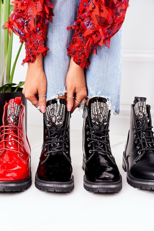 Утеплені черевики з кубічним цирконієм, лакованим чорним. Увага