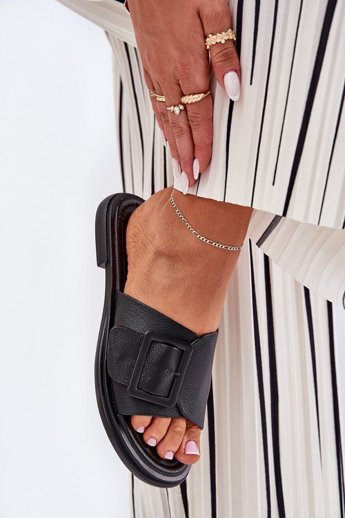 Жіночі шкіряні сандалі з пряжкою D&A SJ2302-01 Чорні