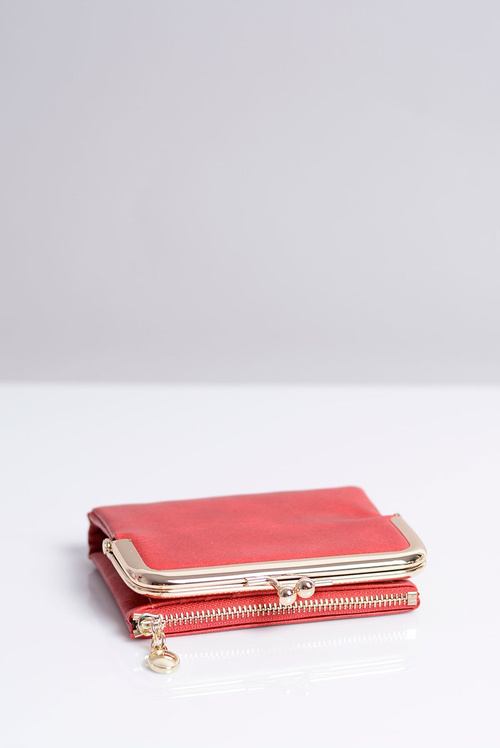 Маленький жіночий червоний гаманець