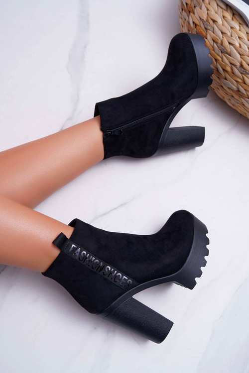 Жіночі чоботи на шпильці на платформі замшеві чорні естакадо