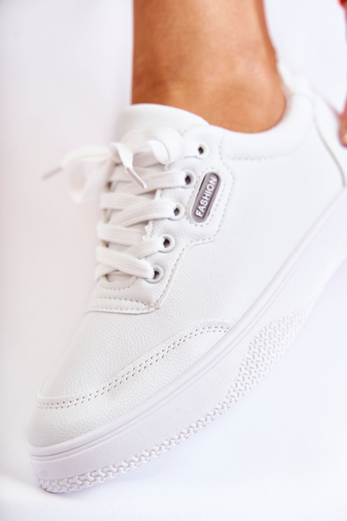 Жіноче класичне спортивне взуття білого кольору Garcia