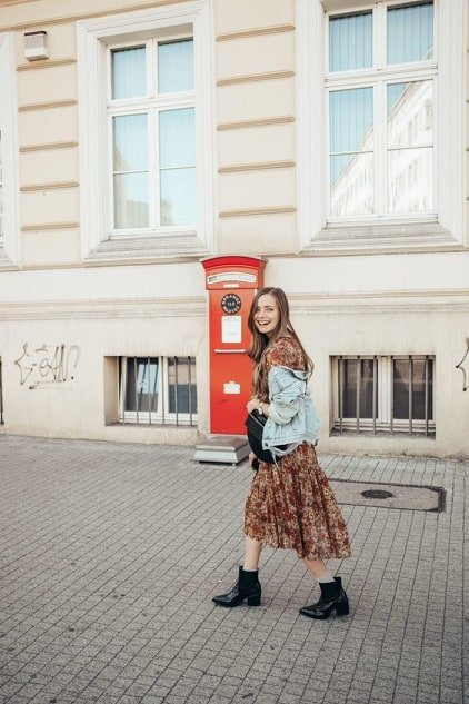 Жіночі лаковані сліпони Black Dorine