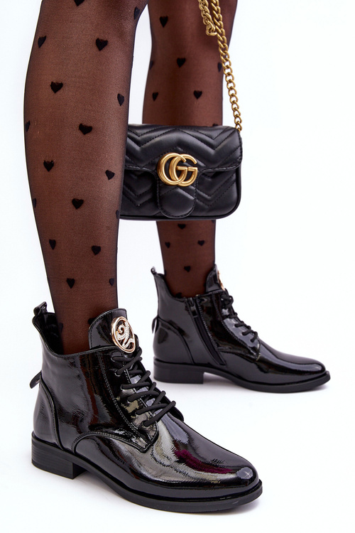 Жіночі лаковані напівчеревики з чорним декором Attiame