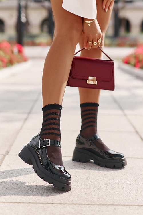 Лаковані жіночі туфлі з пряжкою Чорні Plikuria