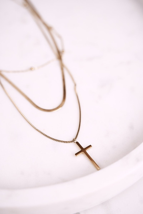 Жіноче потрійне намисто з золотим потрійним хрестом