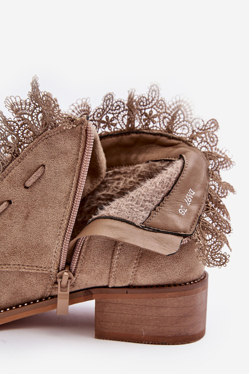 Жіночі замшеві чоботи на плоскому каблуці бежеві Klemovia