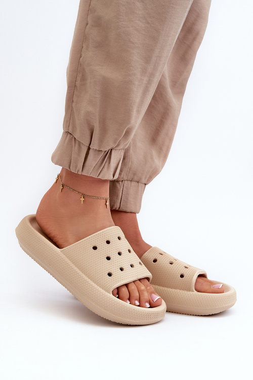 Жіночі поролонові шльопанці на товстій підошві бежеві Beula