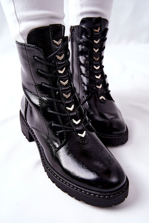 Чоботи жіночі на плоскій підошві лаковані чорні Myroe