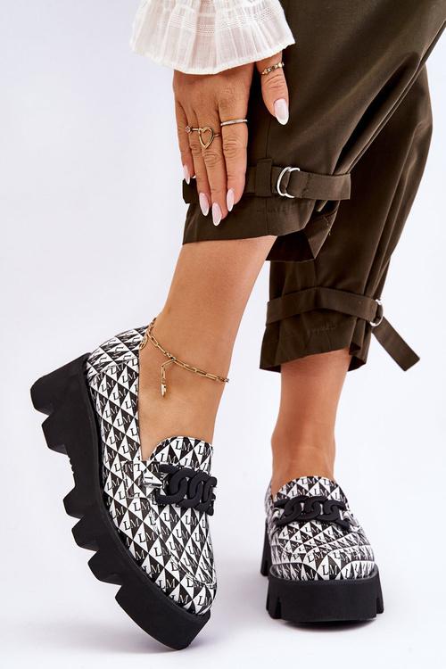 Лофери на масивній платформі Laura Messi 2601 чорно-білі