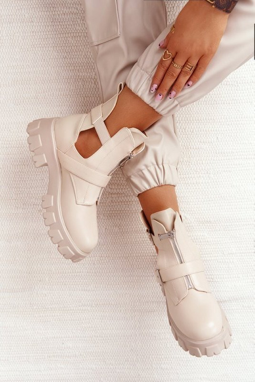 Чоботи жіночі на платформі бежеві Cosmic Love