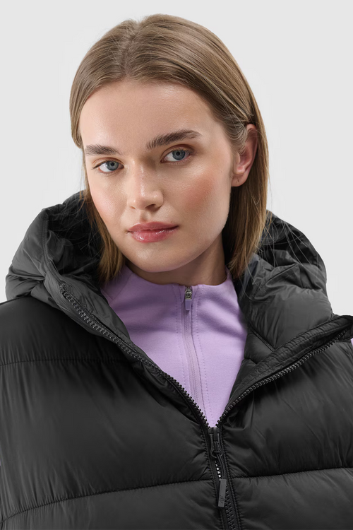 Жіночий пуховик з капюшоном 4F чорний 4FWAW24TVJAF141-20S