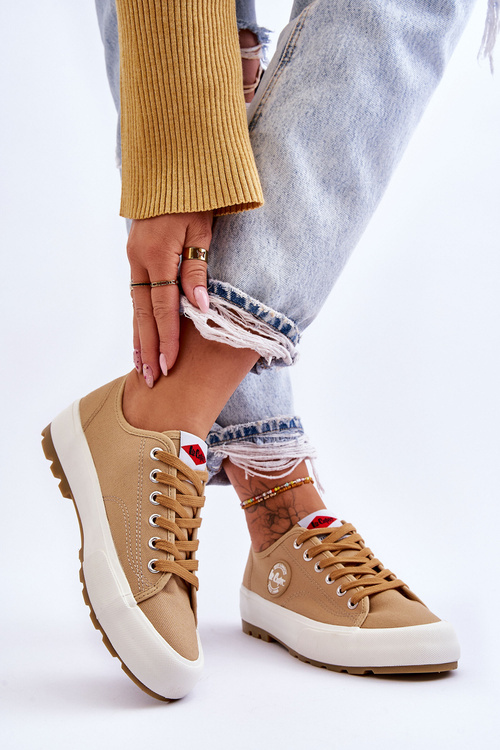 Жіночі кросівки на низькій платформі Lee Cooper LCW-23-44-1655L бежевий