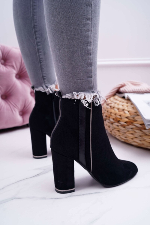 Чоботи жіночі на підборах чорні Domeno