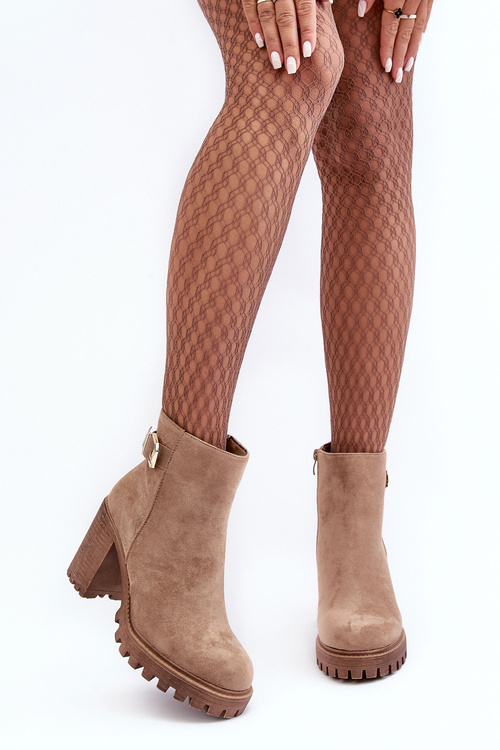 Жіночі замшеві чоботи на каблуці з декором бежеві менорії