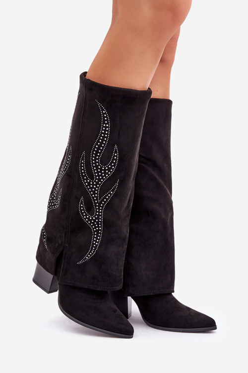 Декоровані чоботи з заокругленим халявою на підборі чорні Ivilta