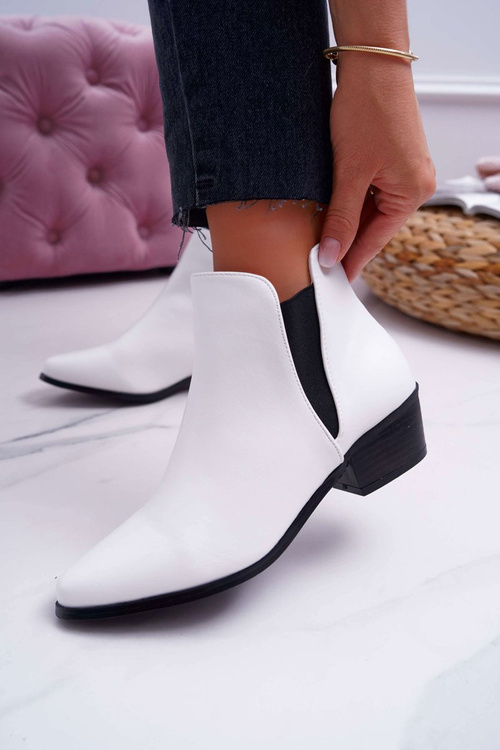 Жіночі ботфорти на плоскій підошві білого кольору Murino