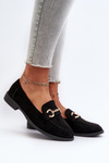 Жіночі лофери на плоскій каблуці з прикрасами чорного кольору