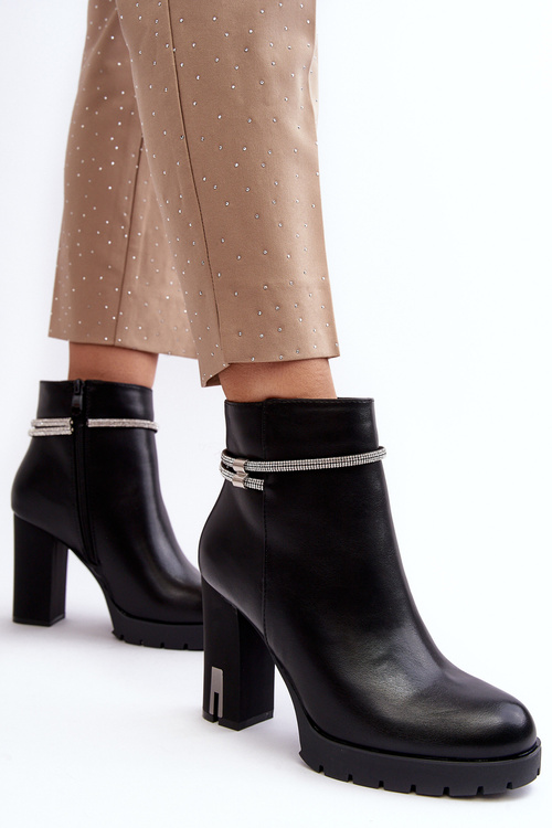 Чоботи жіночі на підборах з орнаментом Black Carolla