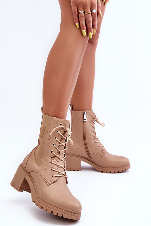 Жіночі шкіряні чоботи на підборах бежеві Esnar