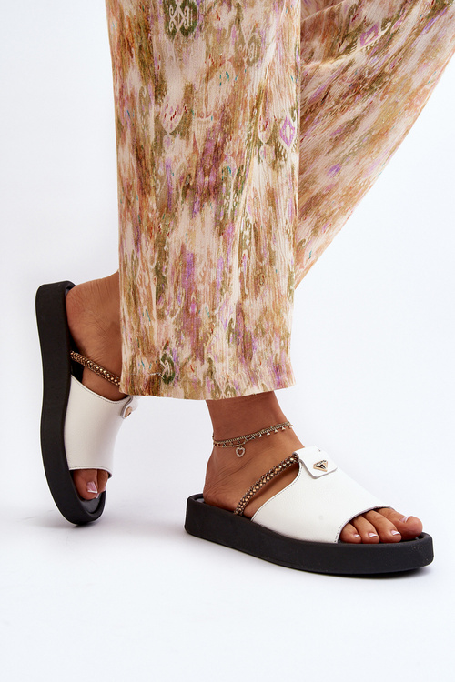 Жіночі шкіряні босоніжки Zazoo 2896 біло-чорні