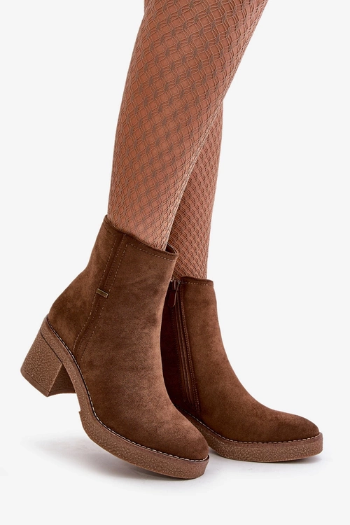 Жіночі чоботи на підборах утеплені еко замша коричневого кольору Arkesia