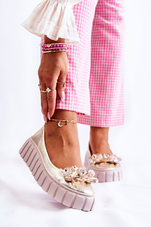 Шкіряні балетки на платформі з золотим орнаментом