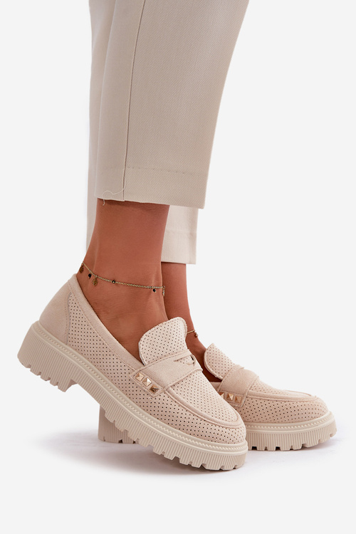 Жіночі лофери з перфорацією світло-бежевого кольору