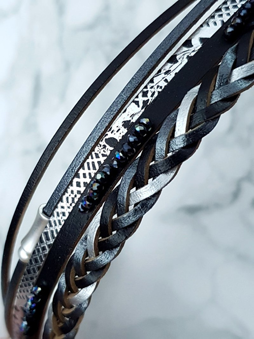 Жіночий широкий браслет стрінги чорний Michiko