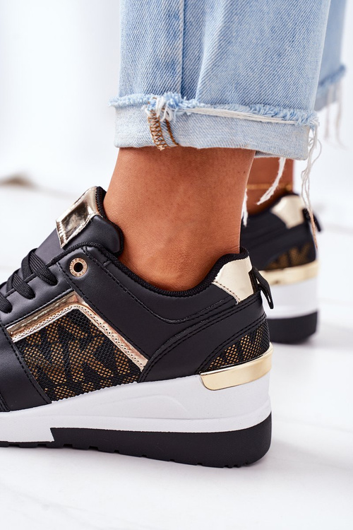 Кросівки на танкетці Black Weekend