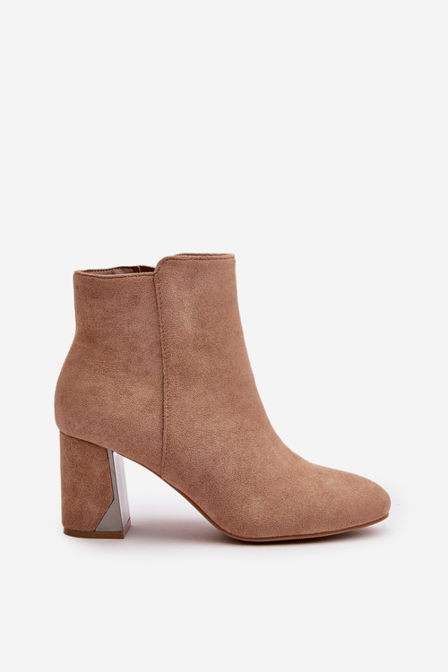 Утеплені чоботи на підборах із дзеркальним елементом бежевого сріблястого кольору