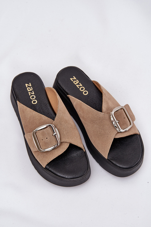 Замшеві жіночі сланці з пряжкою на платформі бежеві Zazoo 3019