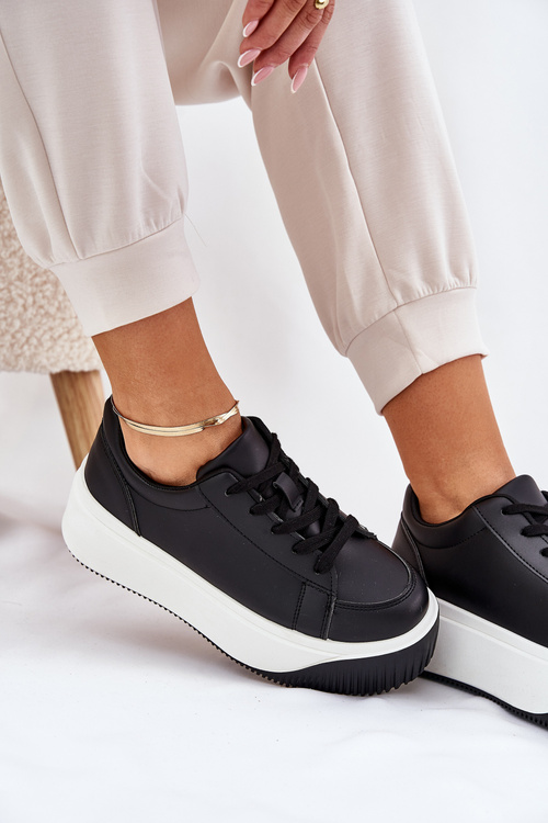 Кросівки На Масивній Платформі Гладкі Чорні Tirvanis