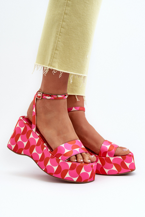 Босоніжки на платформі та танкетці з малюнком кольору фуксії Wiandia