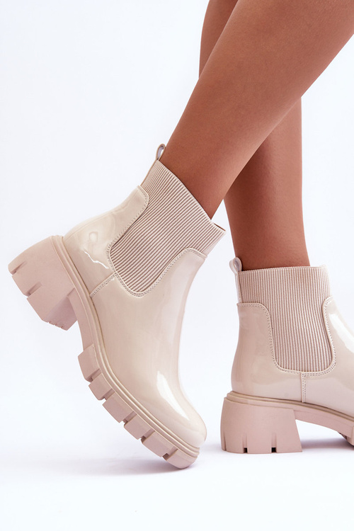 Жіночі лаковані ботильйони бежеві Cirie